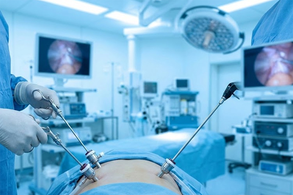 Minimally invasive laparoscopic hernia surgery